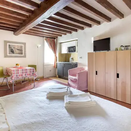 Studio Apt No2 Ancient Palazzo Florenz Exterior foto